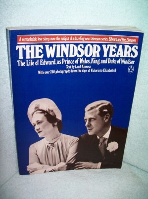 Box A37 007_250x400_royals2